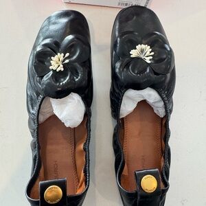 Tory Burch flower ballet Nappa leather in perfect black color